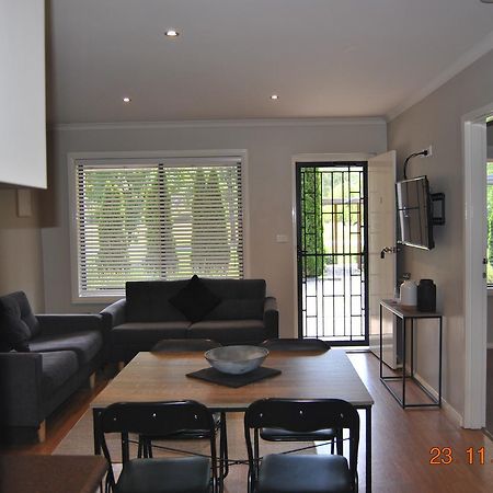 Grevillea Gardens Apartment 3 Bright Exterior photo