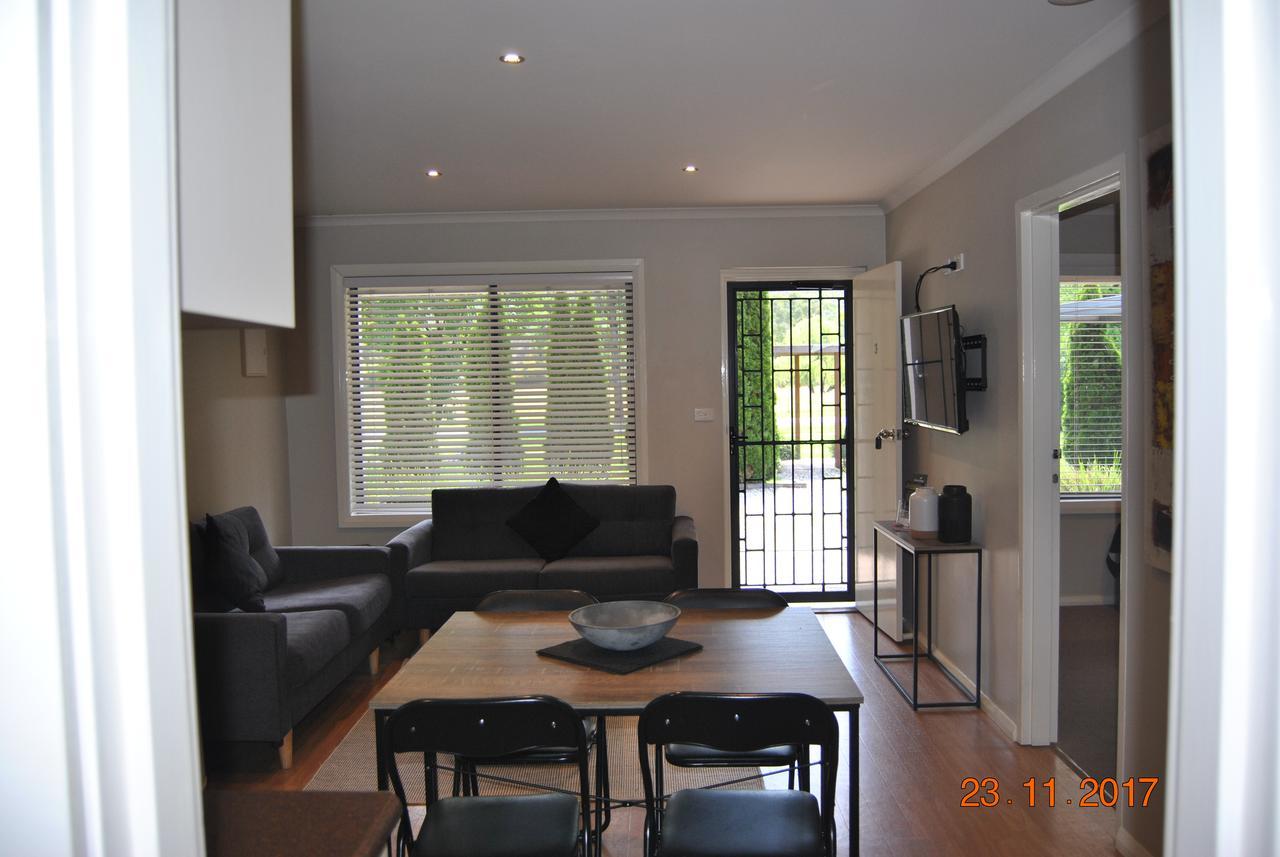 Grevillea Gardens Apartment 3 Bright Exterior photo